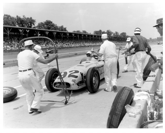 1957_Don_Edmonds_pit_stop__11747.jpg