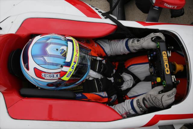 Las actualizaciones constantes del Dallara DW12, como paneles anti-intrusión en el área del cockpit, tratan de prevenir lesiones en muñecas (FOTO: Chris Jones/INDYCAR)